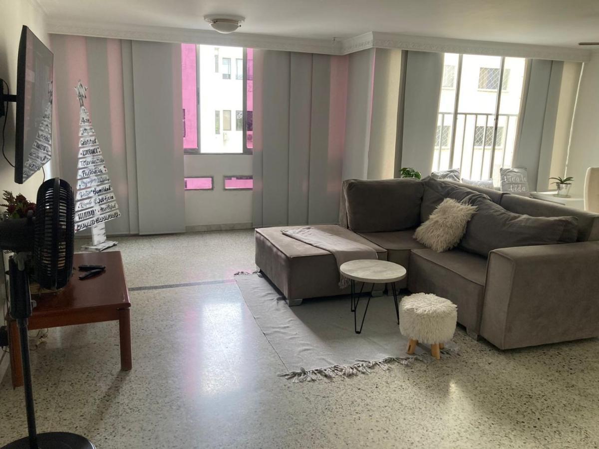 Coral Location Hotel *