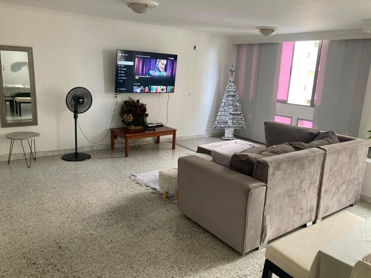 Coral Location Hotel *